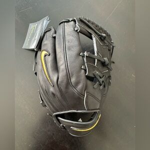 Nike Alpha Huarache Elite Black Metallic Gold RHT Baseball Glove 11.25"